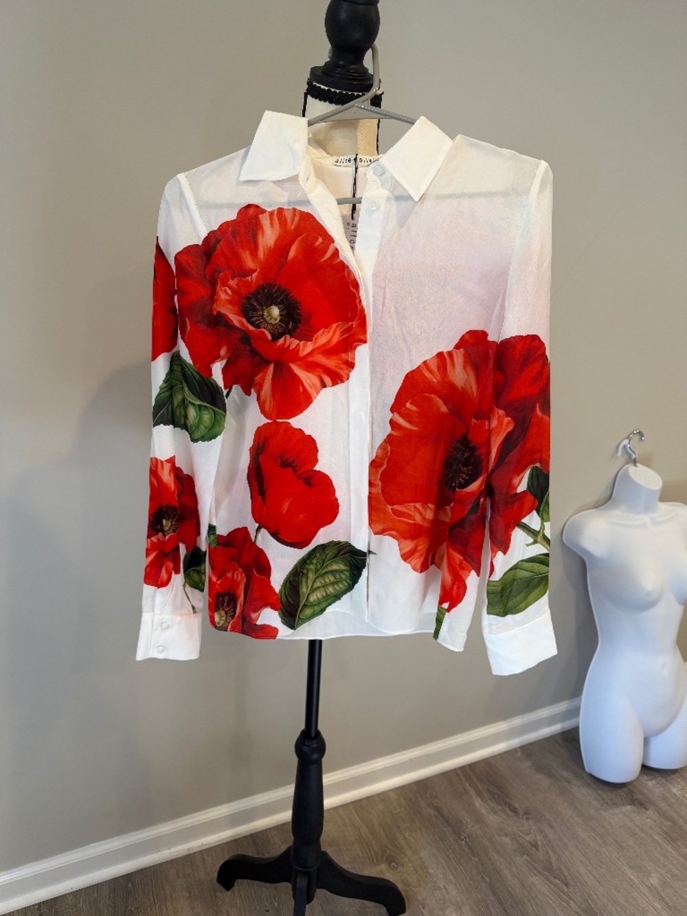 NWT Alice & Olivia Willa Placket Top Summer Poppy Size S